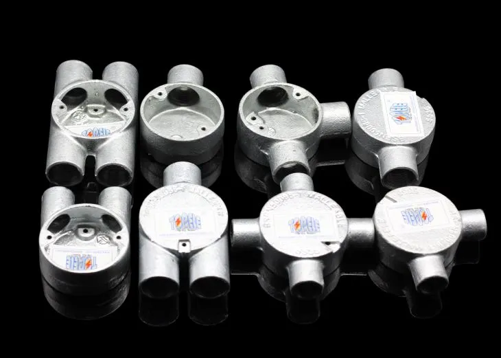 Priključni kutni priključak za gvožđe